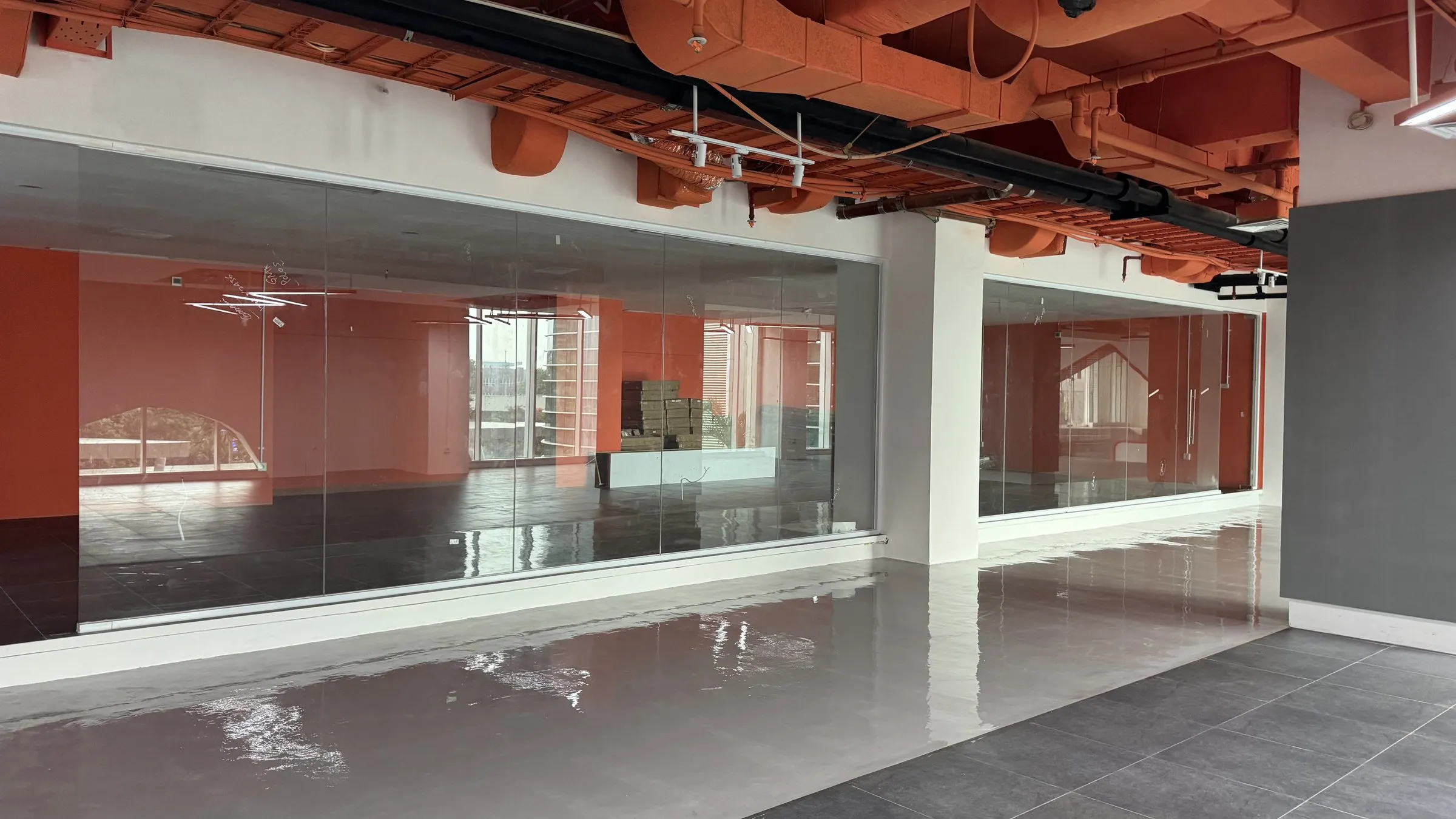 Glass room — F-Commerce Extended Office